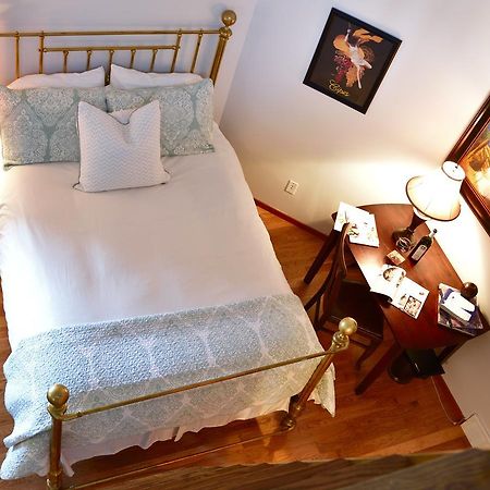 Summerhill Estate House Bed and Breakfast Kelowna Exterior foto